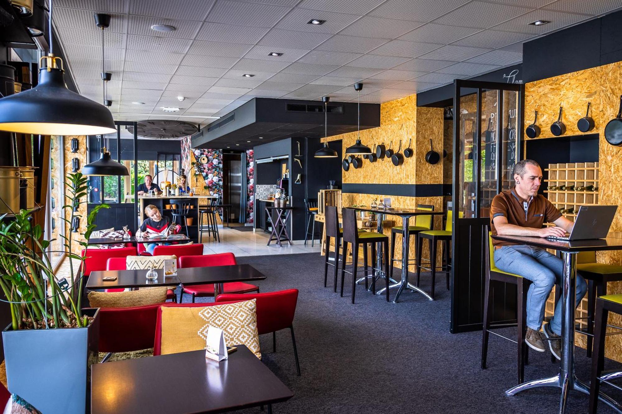 Novotel Mulhouse Bale Fribourg Sausheim Esterno foto