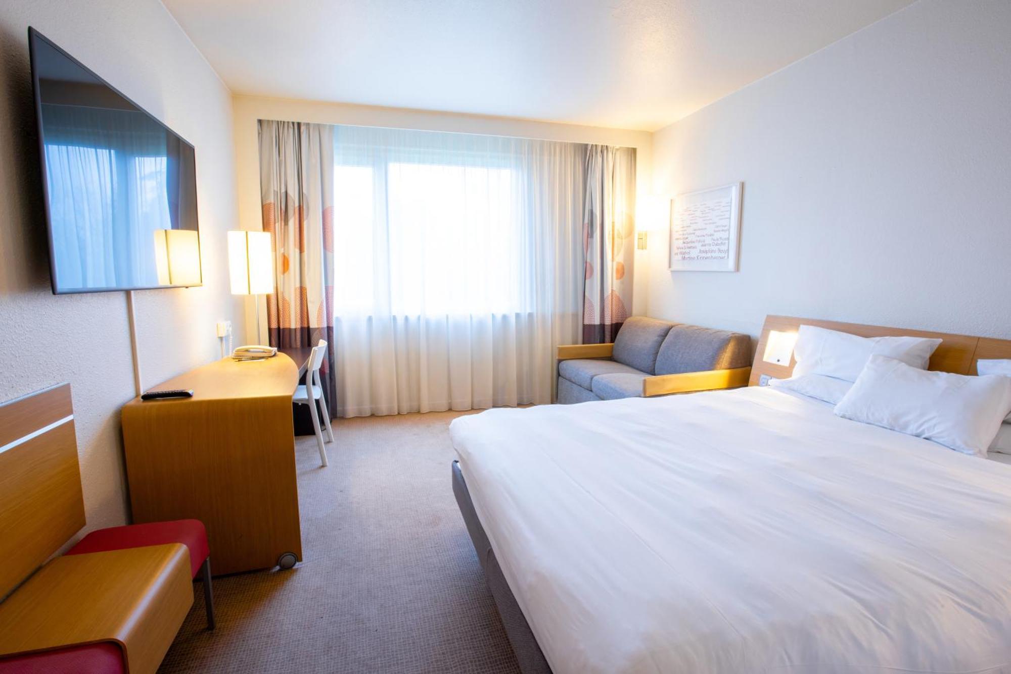 Novotel Mulhouse Bale Fribourg Sausheim Esterno foto
