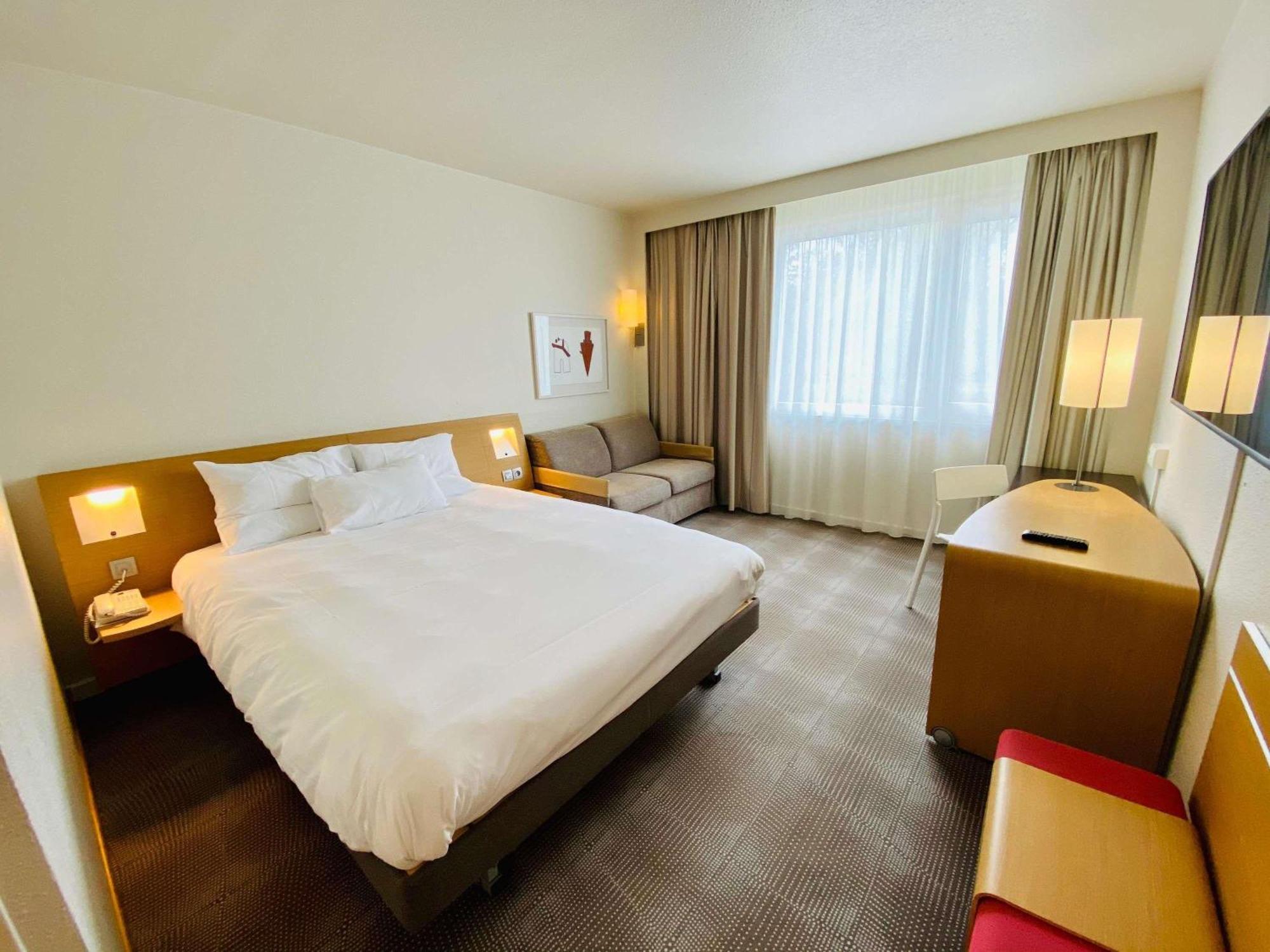 Novotel Mulhouse Bale Fribourg Sausheim Esterno foto