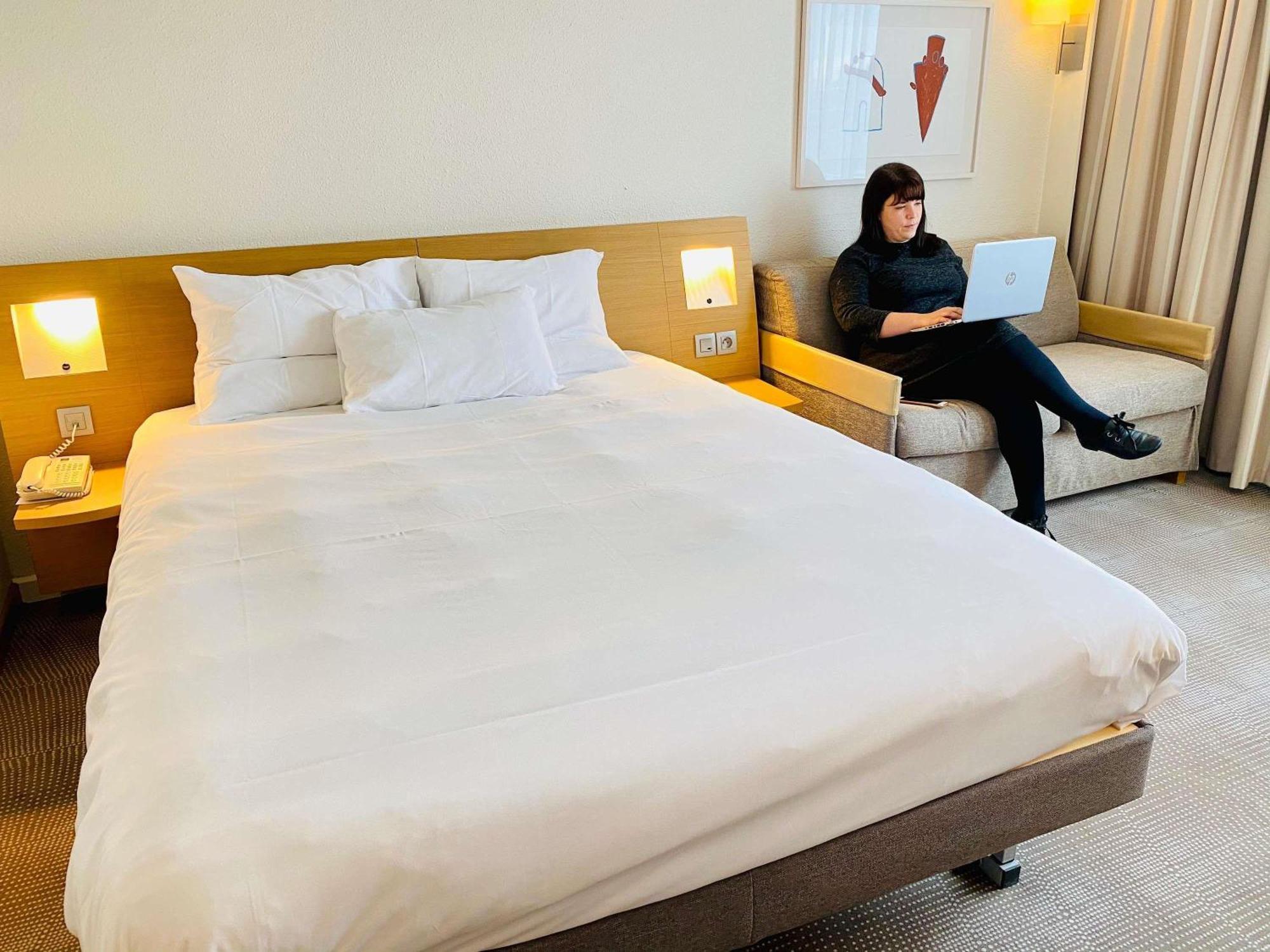 Novotel Mulhouse Bale Fribourg Sausheim Esterno foto